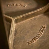 Piet-Boon-HERO-bijzettafel-Brons5.jpg
